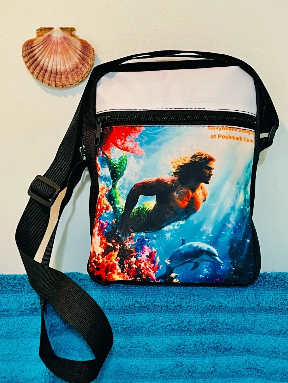 Merman in the Corals original and limited design. Crossbody Bag - Multicolor.
